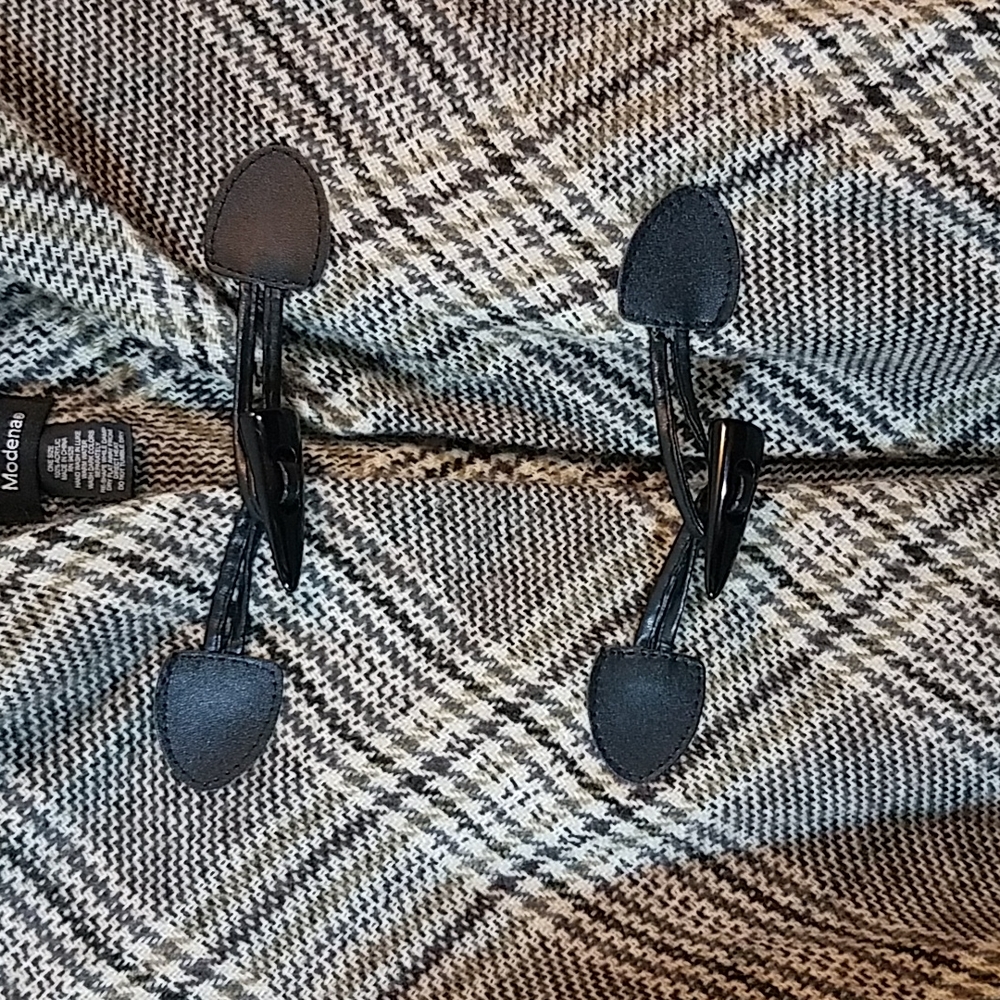 Modena Shawl - Picture 3 of 5